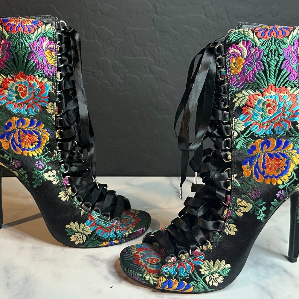 Steve Madden high heel floral zipper boots